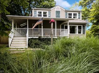 8 Lee Pl, Basking Ridge, NJ 07920