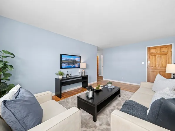 12 Central Ave APT 5, Danvers, MA 01923