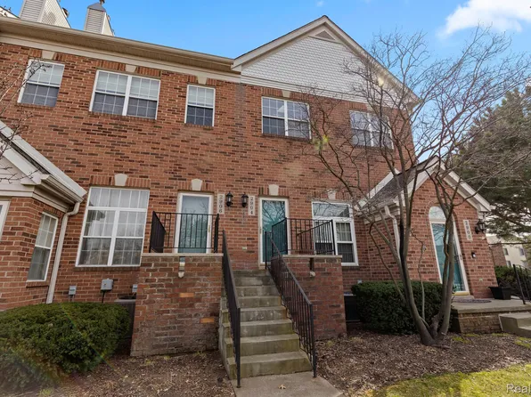 2904 Prince Hall Dr, Detroit, MI 48207