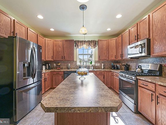 4th image of 19042 Hummingbird Ln