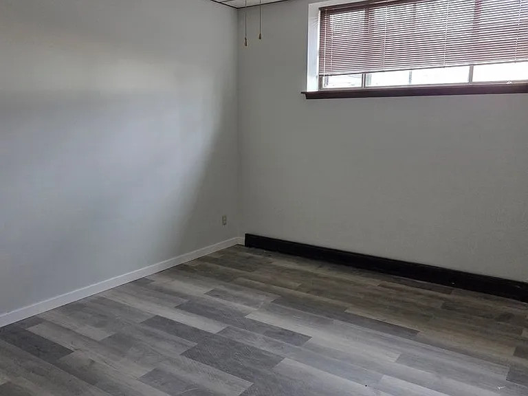 124 N Broadway St — Photo 7