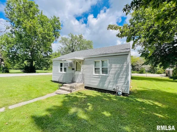 412 N Jefferson St, Salem, IL 62881
