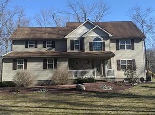 501 W Mountain Rd, Wind Gap, PA 18091