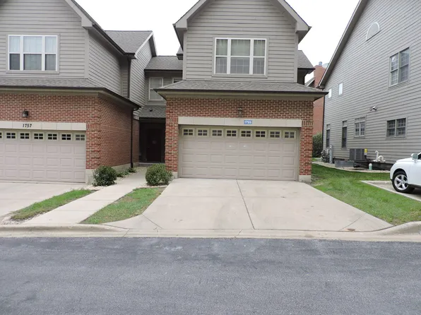 1755 Riverwoods Dr, Melrose Park, IL 60160