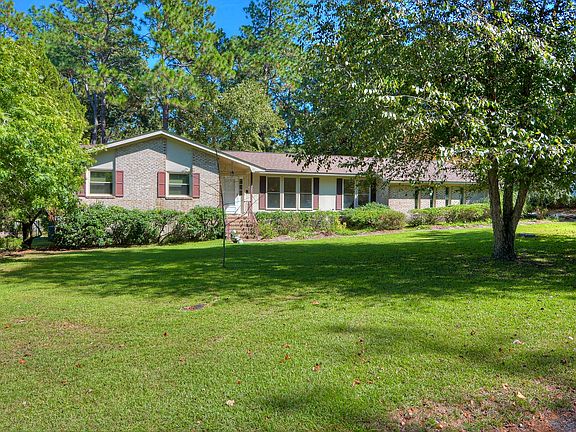 3rd image of 24 Deerwood Dr