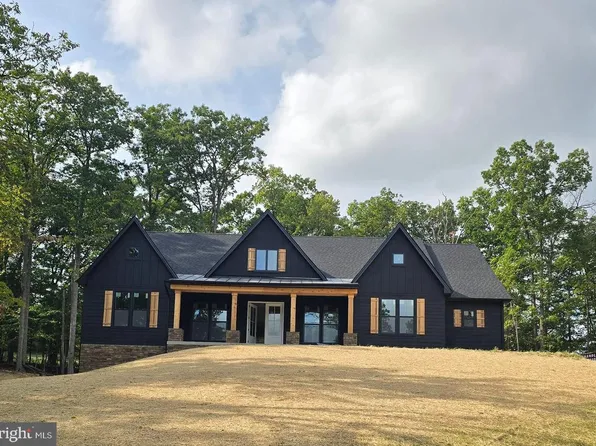 35 Watoga Ct, Harpers Ferry, WV 25425