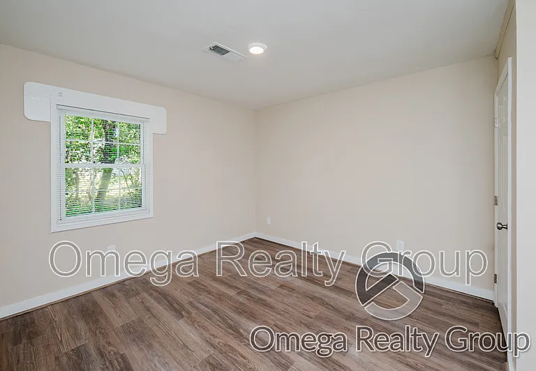 12 E Clay St — Photo 25