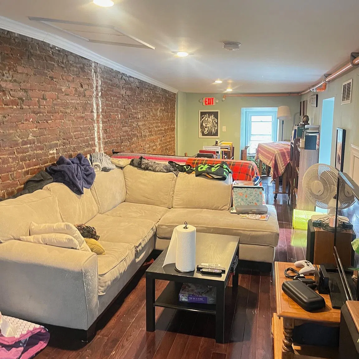 3 bed, 2.0 bath, 900 sqft, $1,850 — Photo 2
