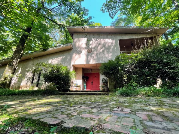 681 Woodland Hills Dr, Lexington, MS 39095