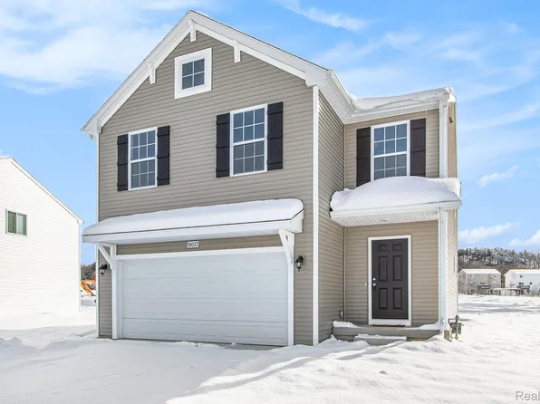 8111 Moonlight Creek Ln, Fowlerville, MI 48836