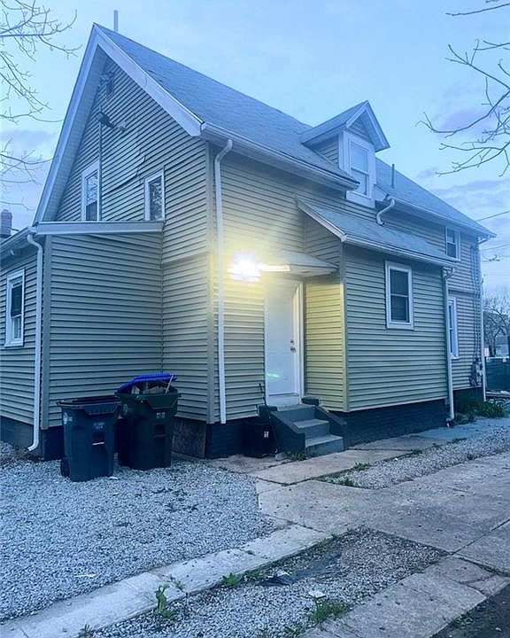 2nd image of 44 Merino St