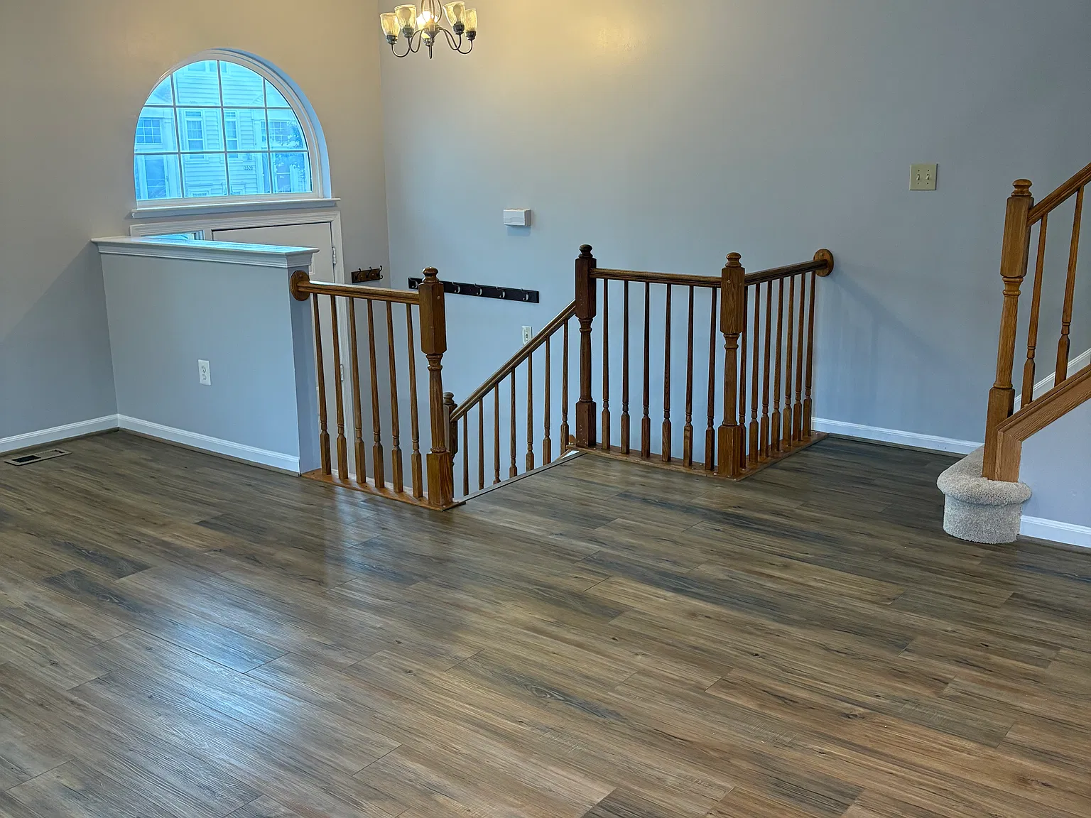 4 bed, 3.5 bath, 2200 sqft, $2,700 — Photo 2