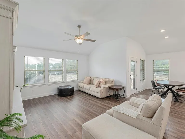 1808 Donetto Dr — Photo 5