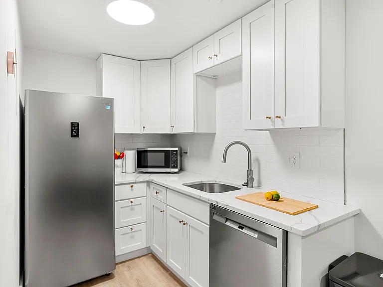 18 Benedict St #10 — Photo 16