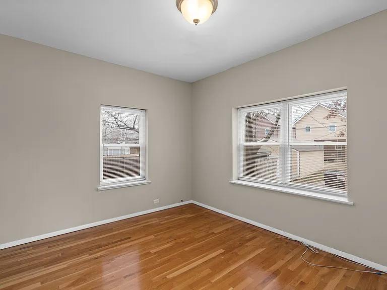 6010 Waterman Blvd — Photo 17