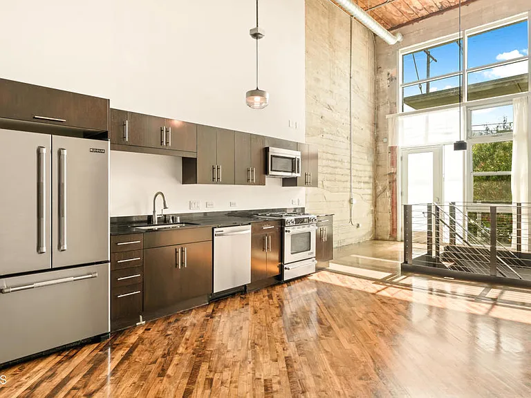 530 S Hewitt St #129 — Photo 7