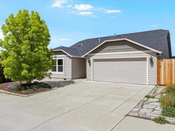 3471 Cascara St, Medford, OR 97504