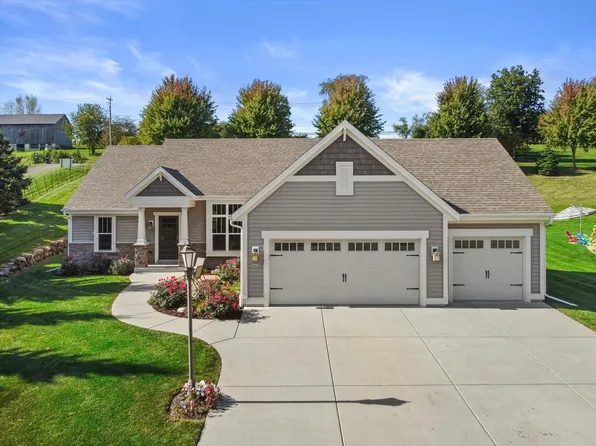 3906 Crystal LANE, Waukesha, WI 53189