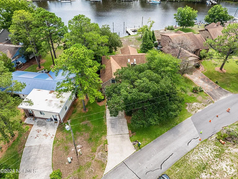 5722 Gondolier Dr — Photo 39