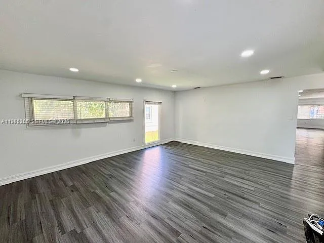 1128 SW 21st Ave — Photo 9
