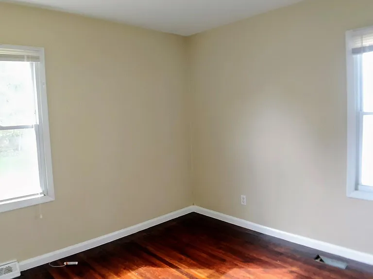 13164 Sherman Ave — Photo 7