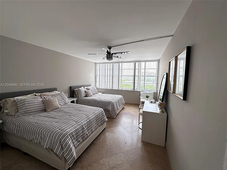 18021 Biscayne Blvd #702 — Photo 9