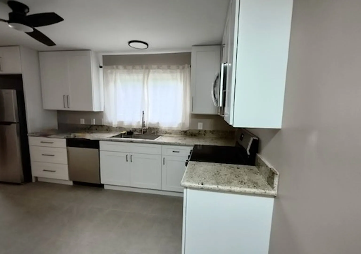 Completely Remodeled 3-Bedroom Ranch, Premium Finishes, Half-Acre Lot — Photo 4