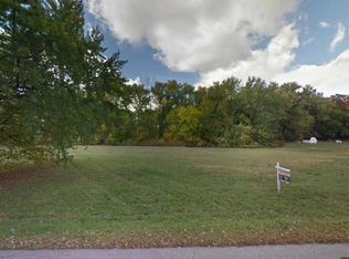 2811 N Bayview Ln, McHenry, IL