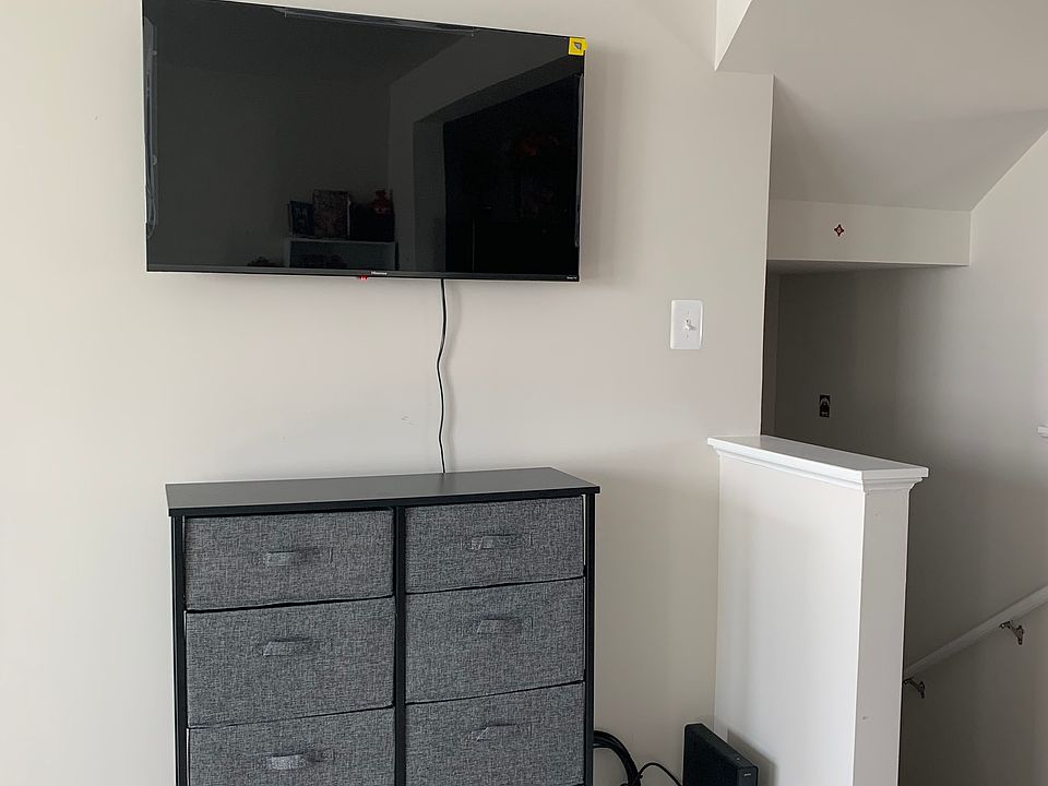 2nd image of 29 Shubunkin Rd