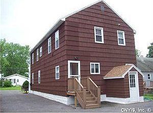 3rd image of 402 Garden City Dr