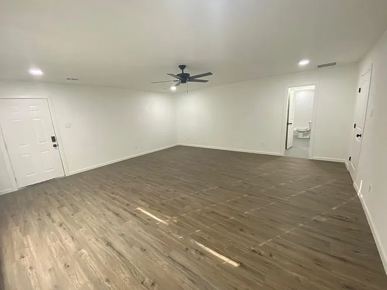 1506 Edwards St — Photo 25