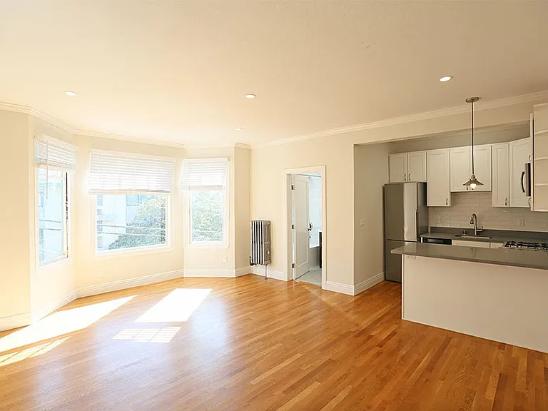 171 Montecito Ave — Photo 2