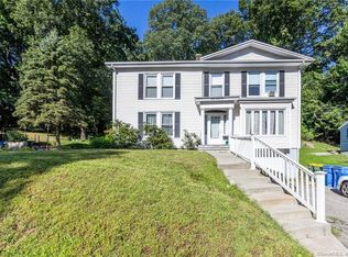 321 Robinwood Rd, Waterbury, CT 06708