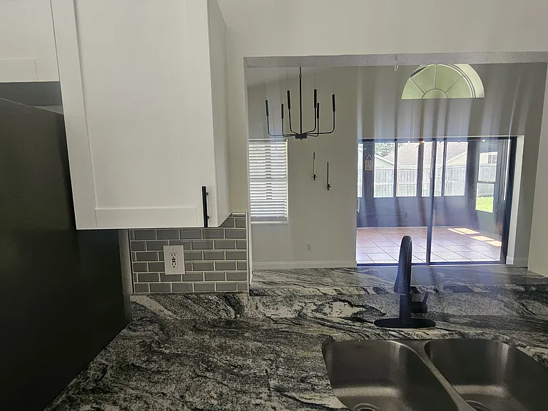 1712 Erin Brooke Dr — Photo 9