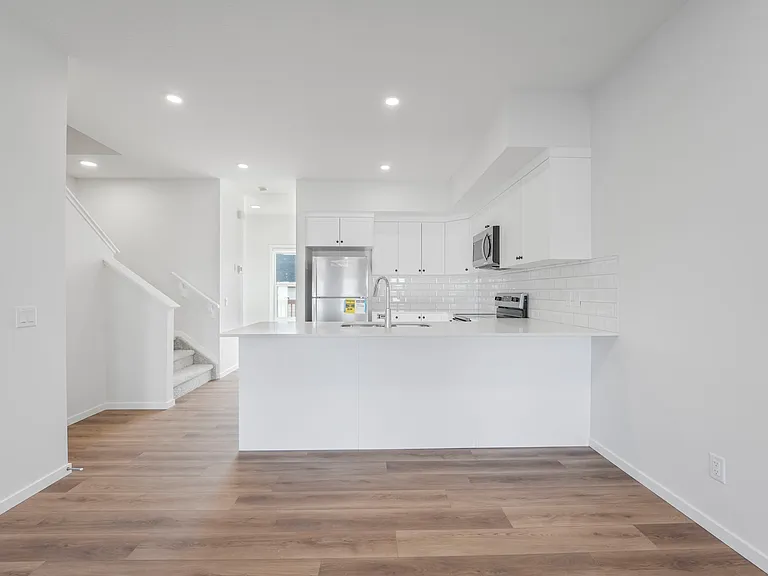 545 Black Stone Blvd — Photo 7