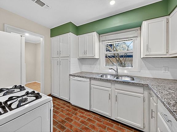 2nd image of 950 Aberdeen Ave