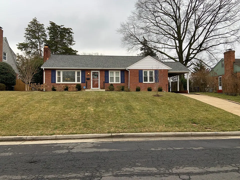 2909 Linden Ln