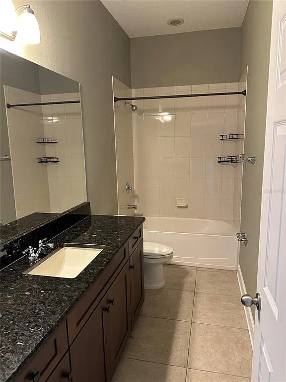 4 bed, 4.0 bath, 3289 sqft, $4,000 — Photo 3