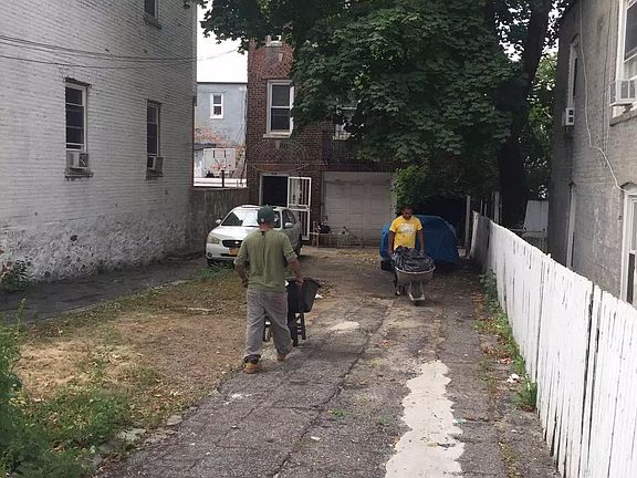5th image of 934 E 212th St