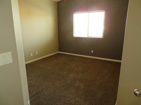 Front bedroom - view 1