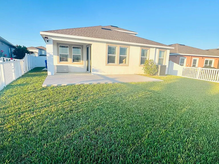11321 Leland Groves Dr — Photo 2