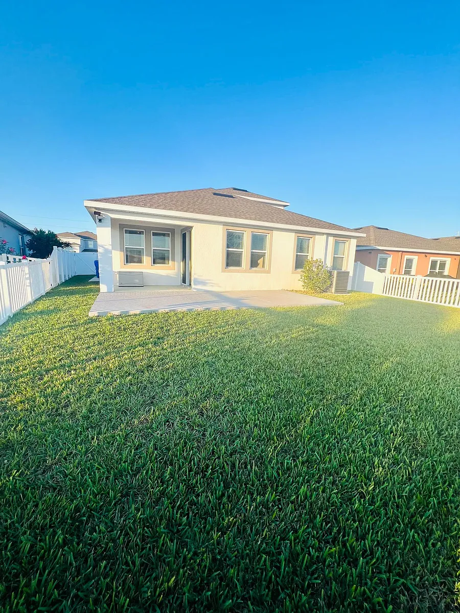 Building Photo - 11321 Leland Groves Dr