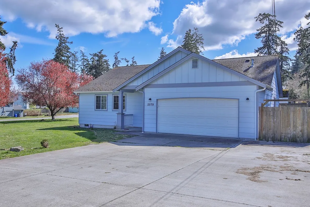 Building Photo - 2579 Olympic Dr