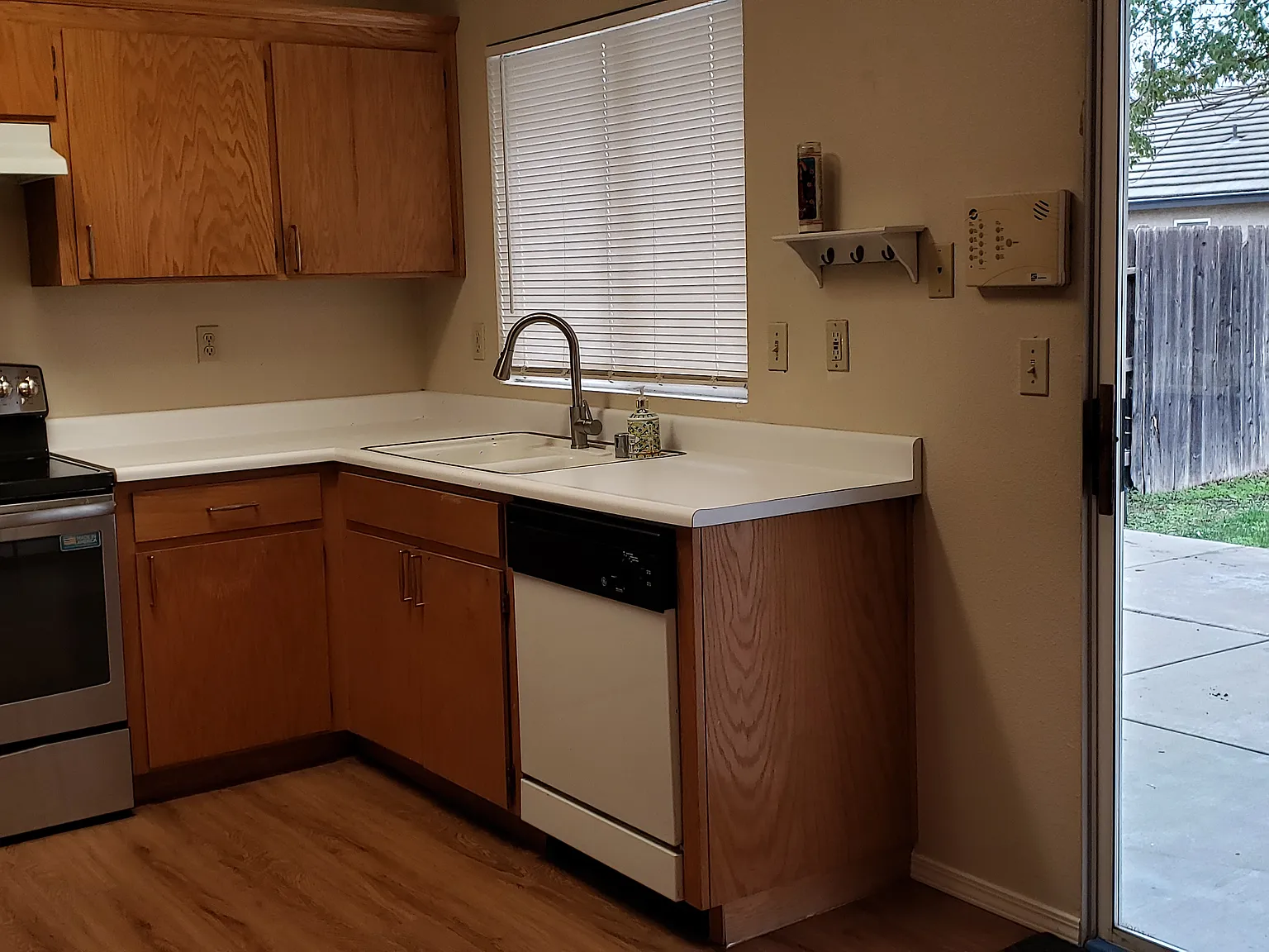 3 bed, 1041 sqft, $2,300 — Photo 4