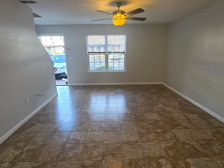 134 Point Place Dr — Photo 32