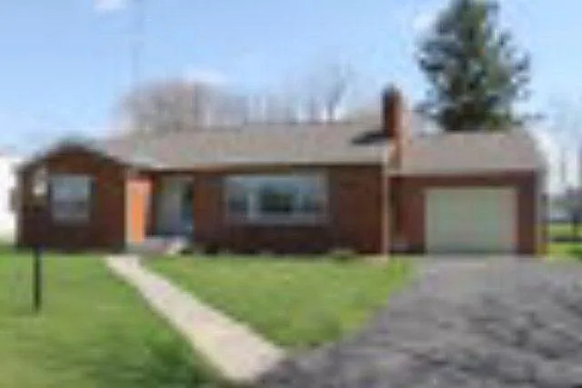 548 Carolyn Dr photo 1