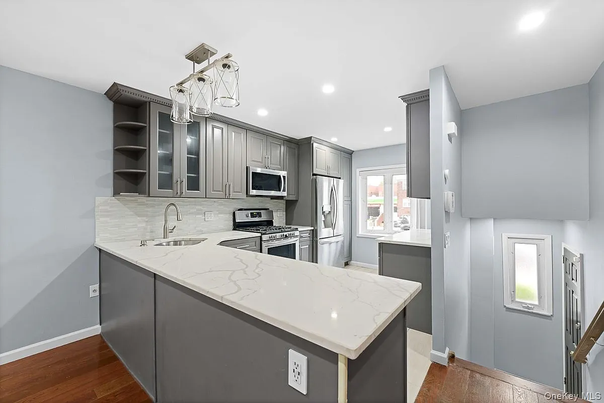 Building Photo - 6916 Eliot Ave #2