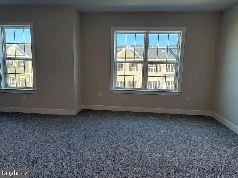 1404 Justin Dr — Photo 10