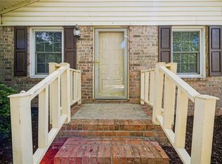2917 Stratford Dr, Chesapeake, VA 23321