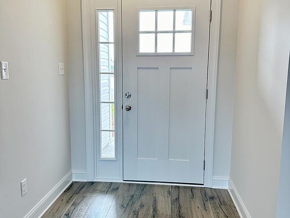 3rd image of 812 Gemini Court